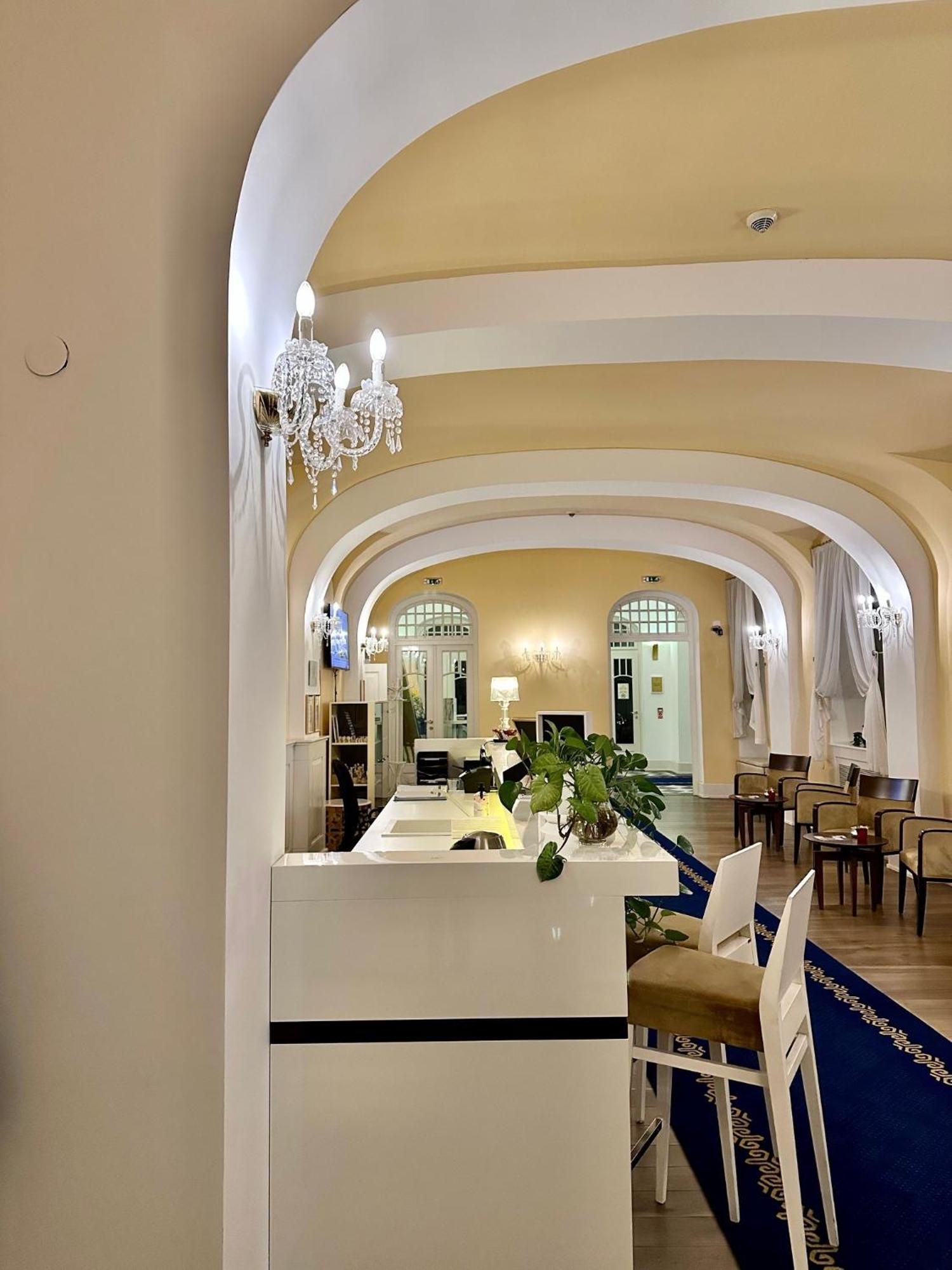 Art Hotel Kastiel Tomášov Eksteriør bilde