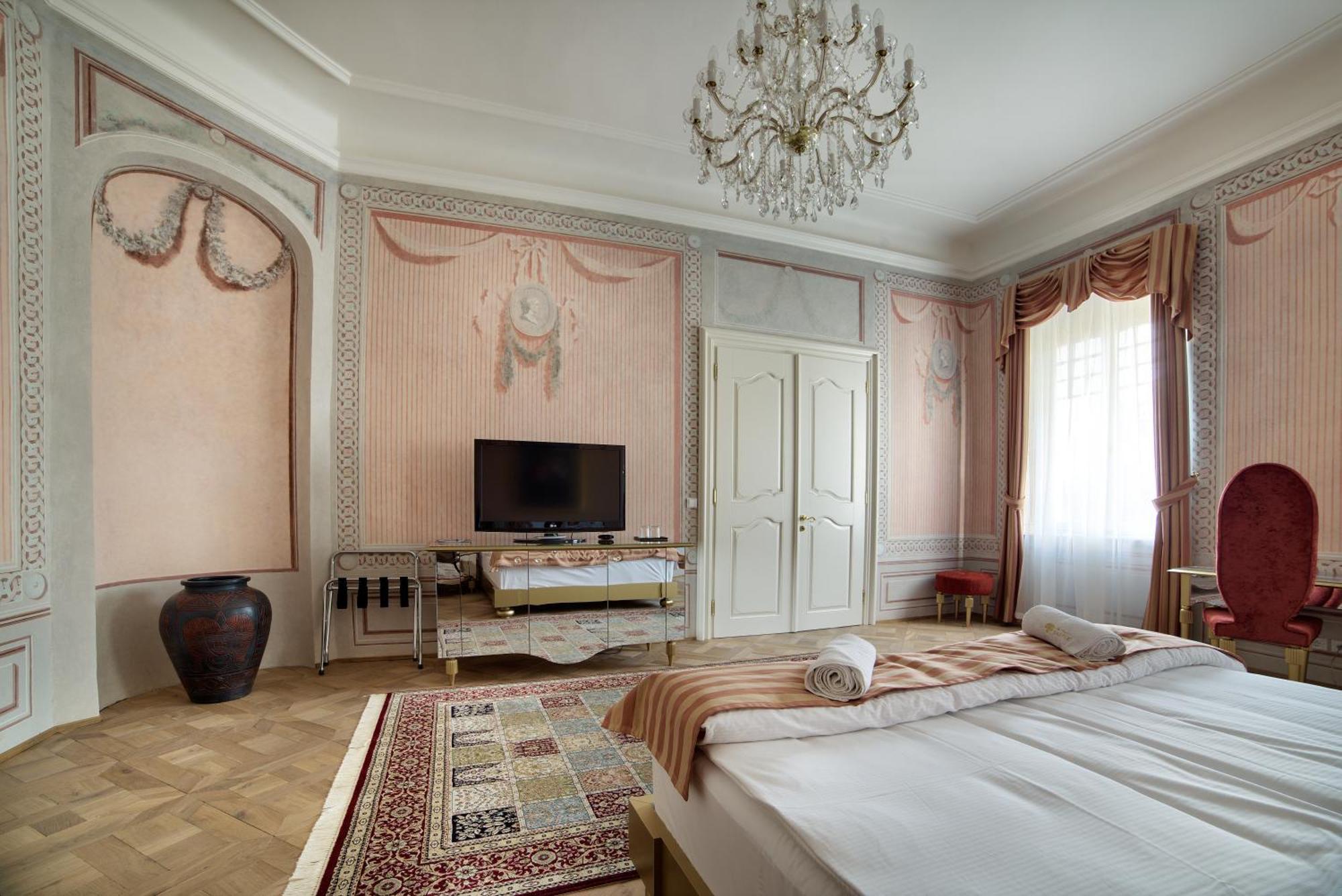 Art Hotel Kastiel Tomášov Rom bilde
