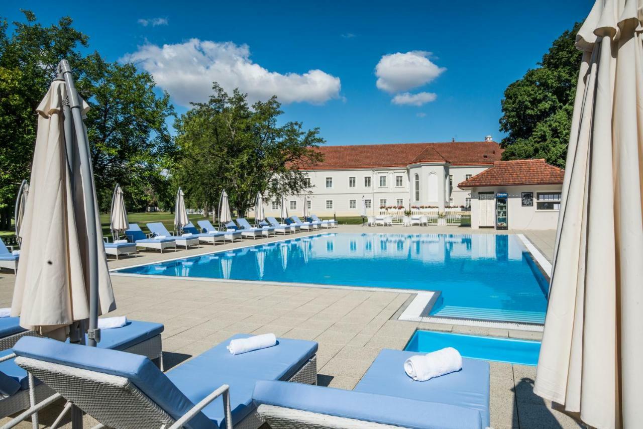 Art Hotel Kastiel Tomášov Eksteriør bilde